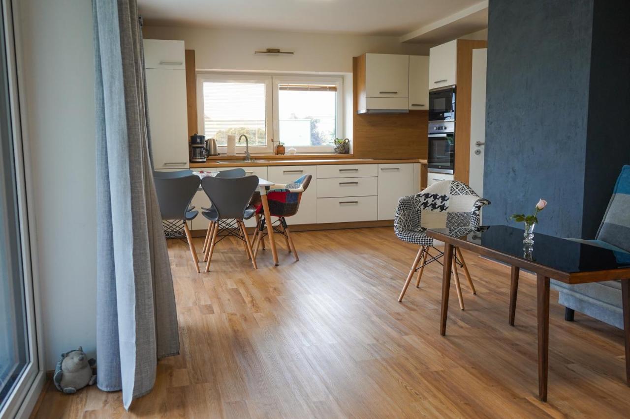 Hradec Králové Vila Vekose - Apartman S Terasou A Zahradou מראה חיצוני תמונה